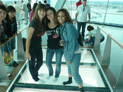 (At left) Melina and Roxy (on glass) Natasa, Dragana and Randa, July 2008